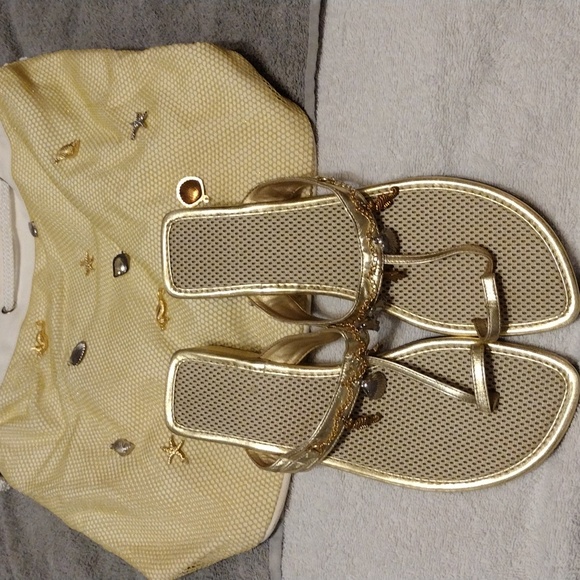Vintage Shoes - Vintage Women's, handbag and matching  toe sandal in gold.